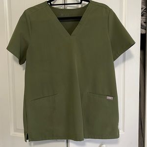 Figs Casma 3 pocket scrub top in dark olive